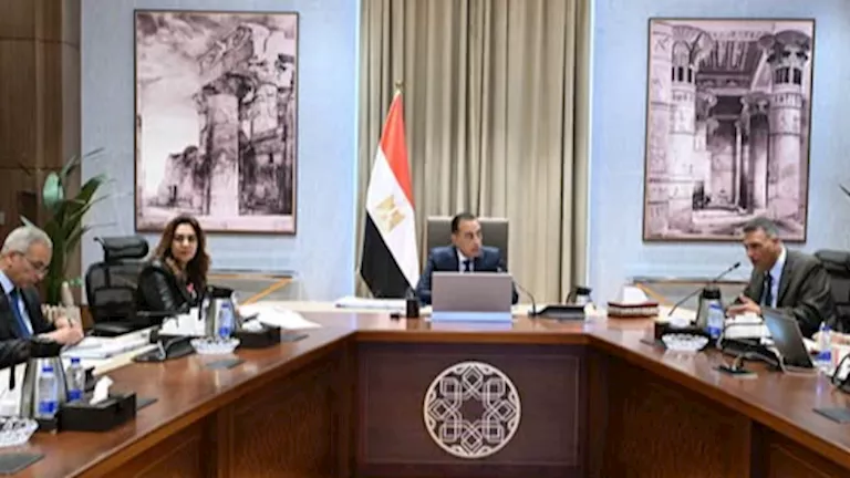 مدبولي يتابع الموقف التنفيذي للمشروعات الخدمية والتنموية بجنوب سيناء