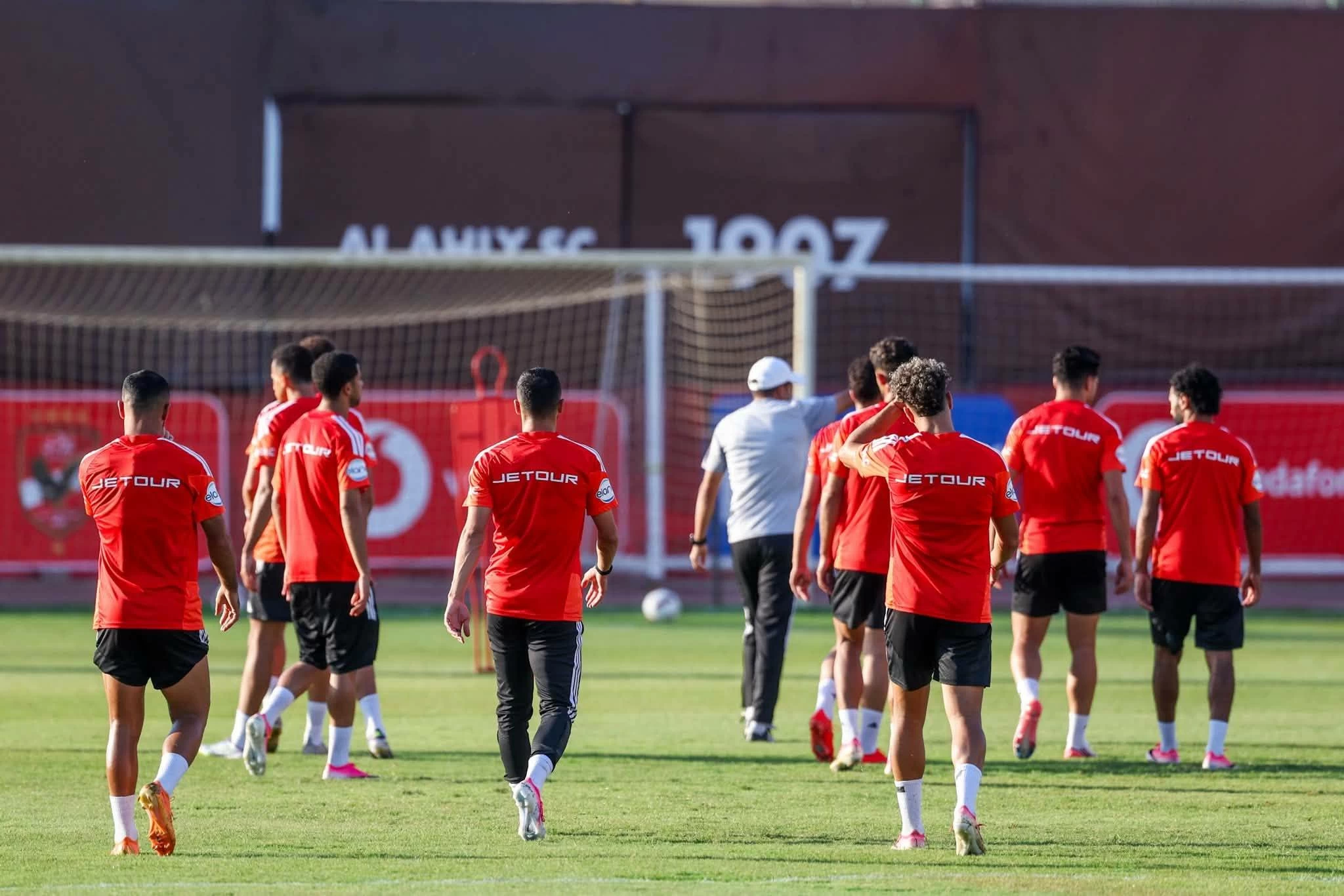 هل تنقل مباراة الأهلي وأهلي بنغازي اليوم تلفزيونيا؟