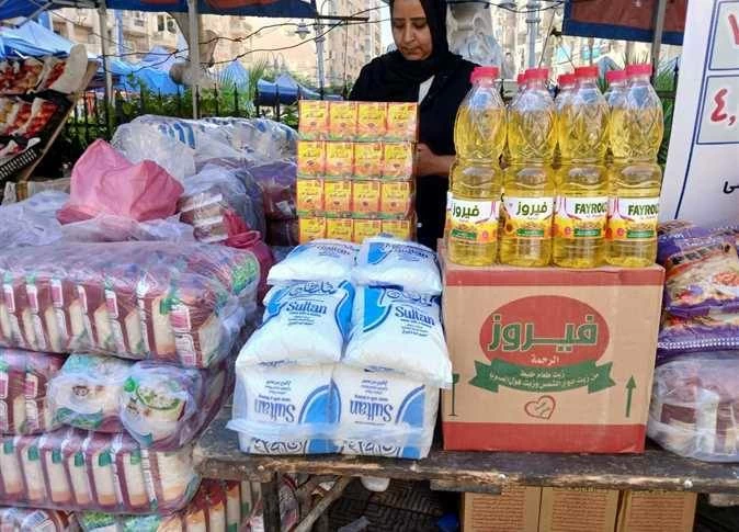 السكر بـ25 جنيهًا والزيت بـ50 جنيهًا.. تفاصيل مبادرة خفض الأسعار التي بدأت اليوم