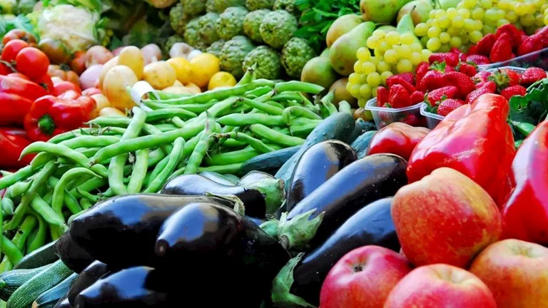 أسعار الخضروات والفاكهة في سوق العبور اليوم.. انخفاض الطماطم