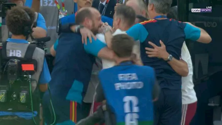 "لقب تاريخي".. احتفالات قوية من لاعبي منتخب إسبانيا بعد التتويج بكأس العالم