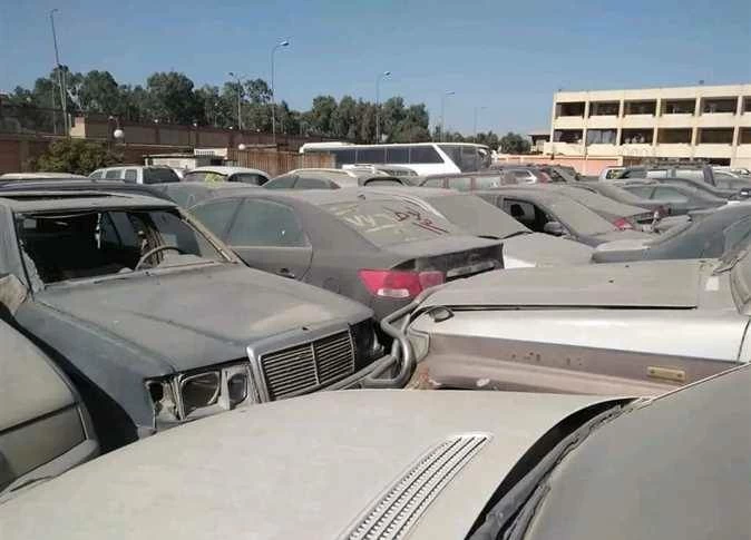 13.7 مليون جنيه حصيلة البيع بجلسة مزاد اليوم الخميس لسيارات وبضائع 3 منافذ جمركية