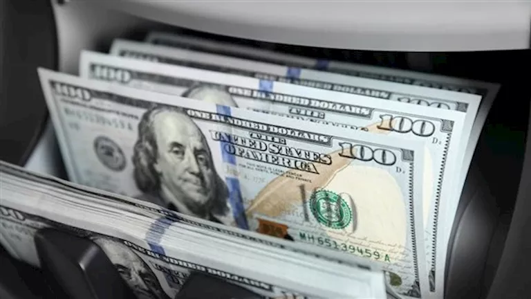 سعر الدولار يرتفع مقابل الجنيه في 10 بنوك مع نهاية تعاملات الخميس