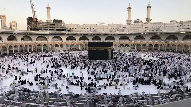 تحذير عاجل للشركات بشأن حجز فنادق عمرة 1448 هـ