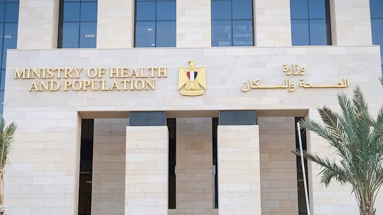 "نقل الأدوية بعربيته الملاكي".. مستشفى قنا العام يرُد على فيديو المدير المالي السابق