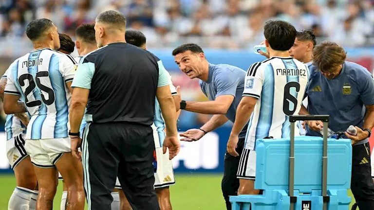 شكوى من مدرب الأرجنتين قبل مواجهة مصر في كأس العالم