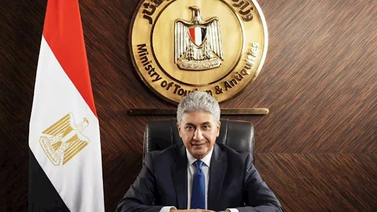مد معرض "رمسيس وذهب الفراعنة" في لندن حتى يناير 2027