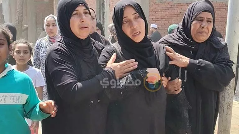 وسط بكاء وحزن.. الشرقية تودع الطفلة ملك عصام الضحية الثالثة للدغ الثعابين 